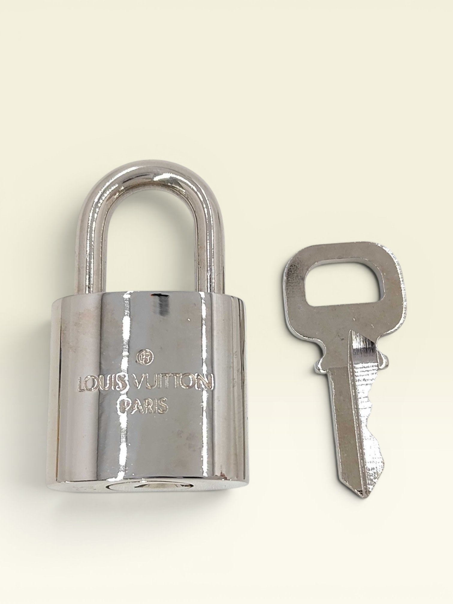 Louis Vuitton Silver Cadena & Keys