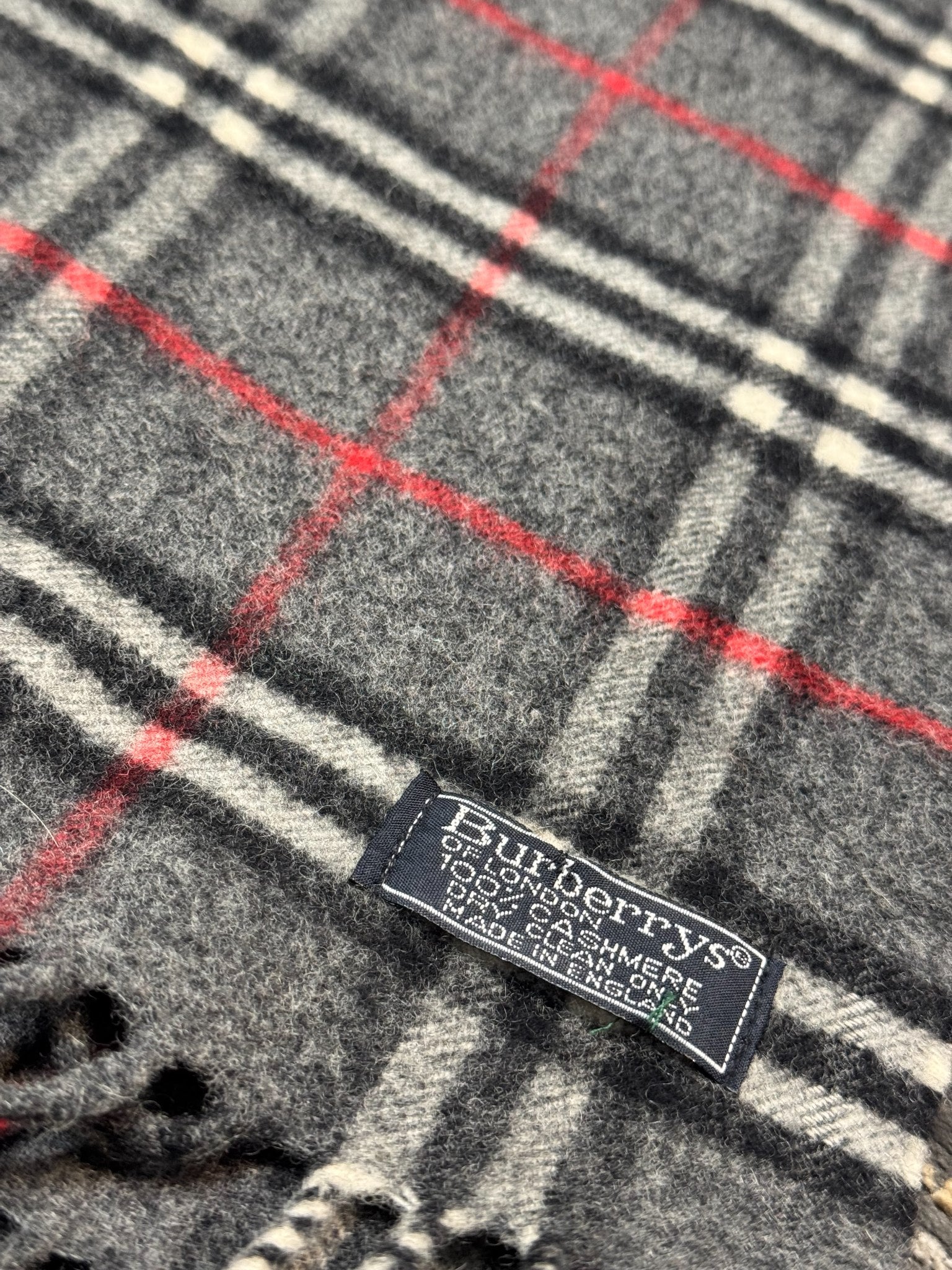 Burberry Vintage Scarf – Grey Check – 100% Cashmere