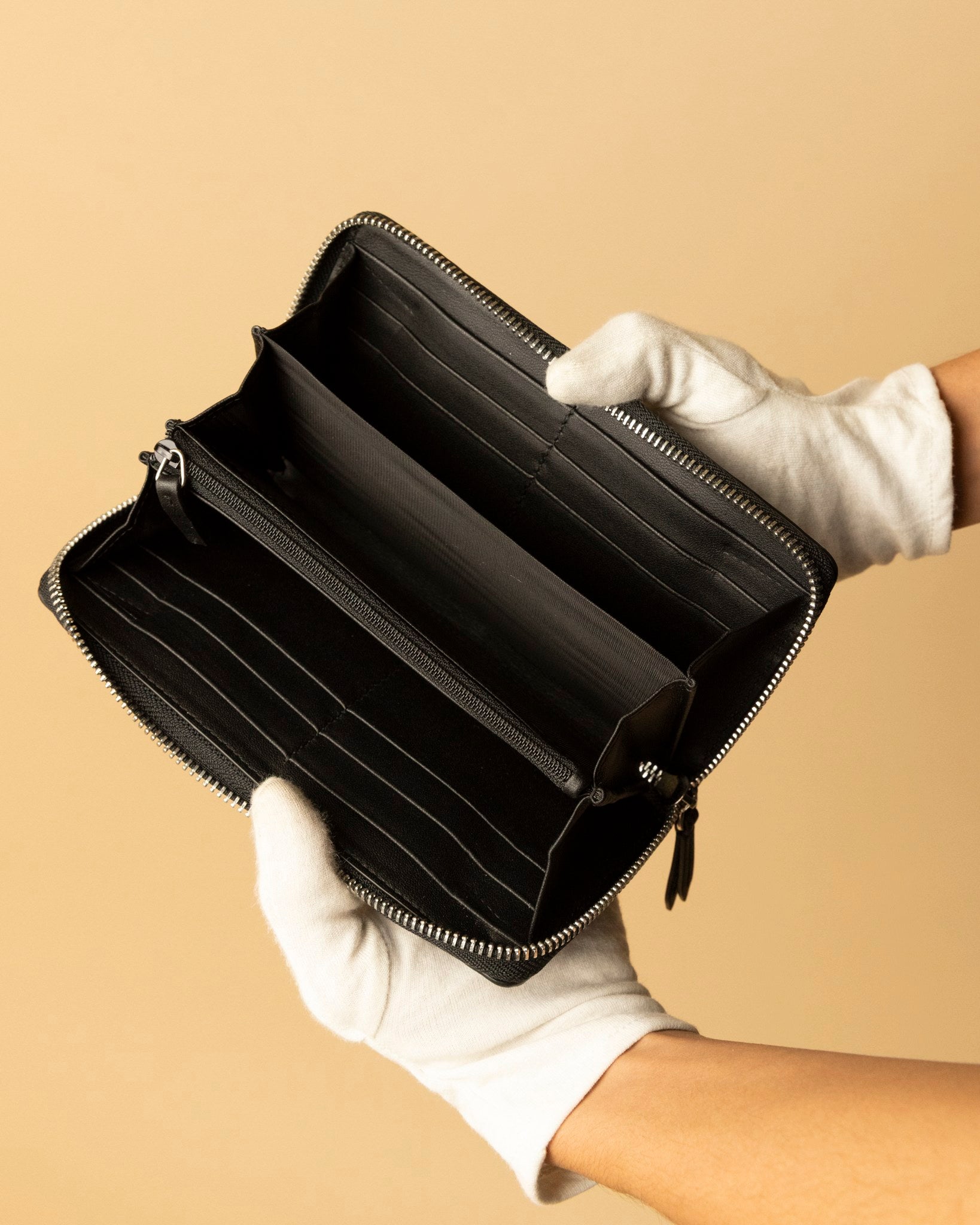 Gucci GG Zip Clutch Micro Guccissima Black