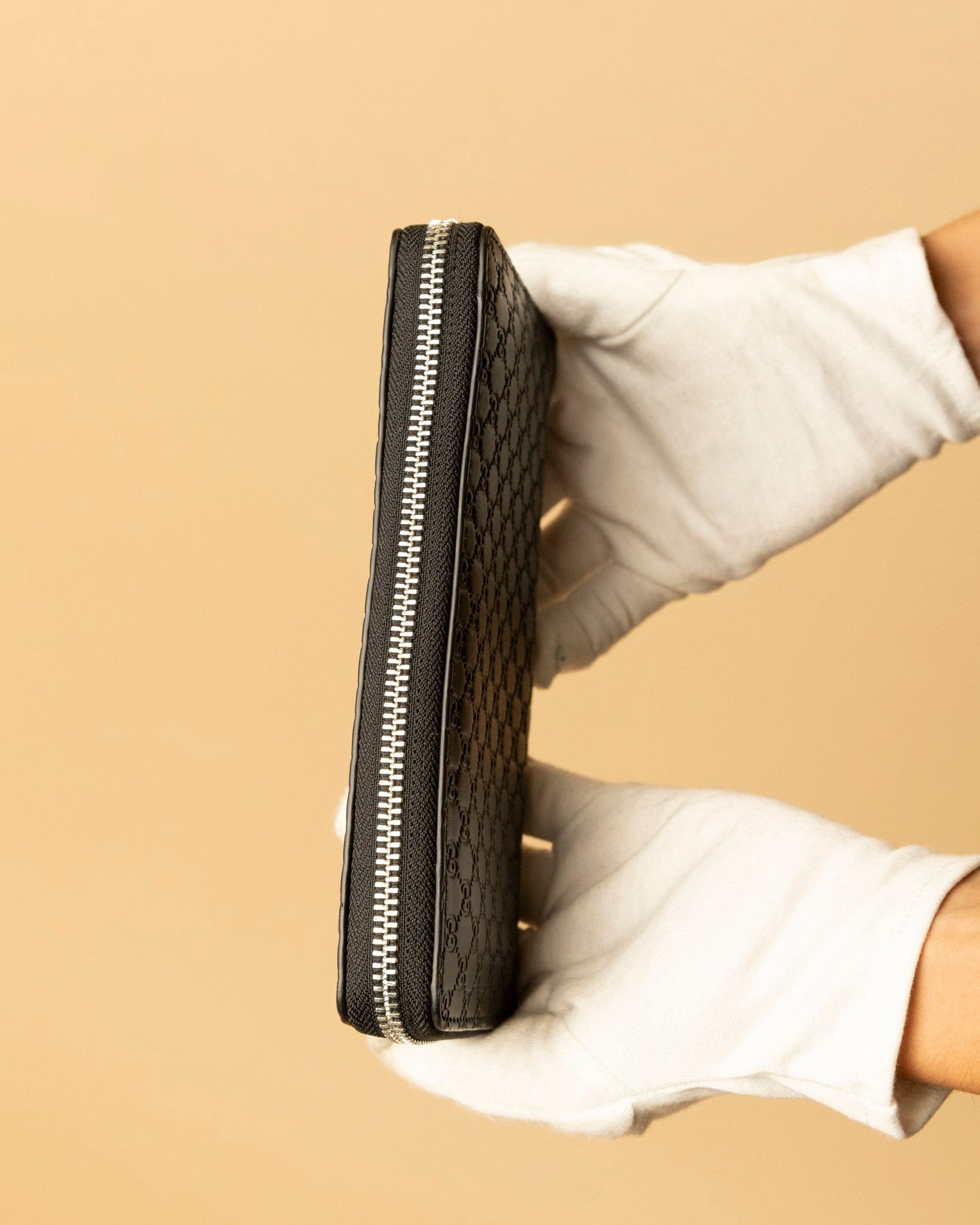 Gucci GG Zip Clutch Micro Guccissima Black