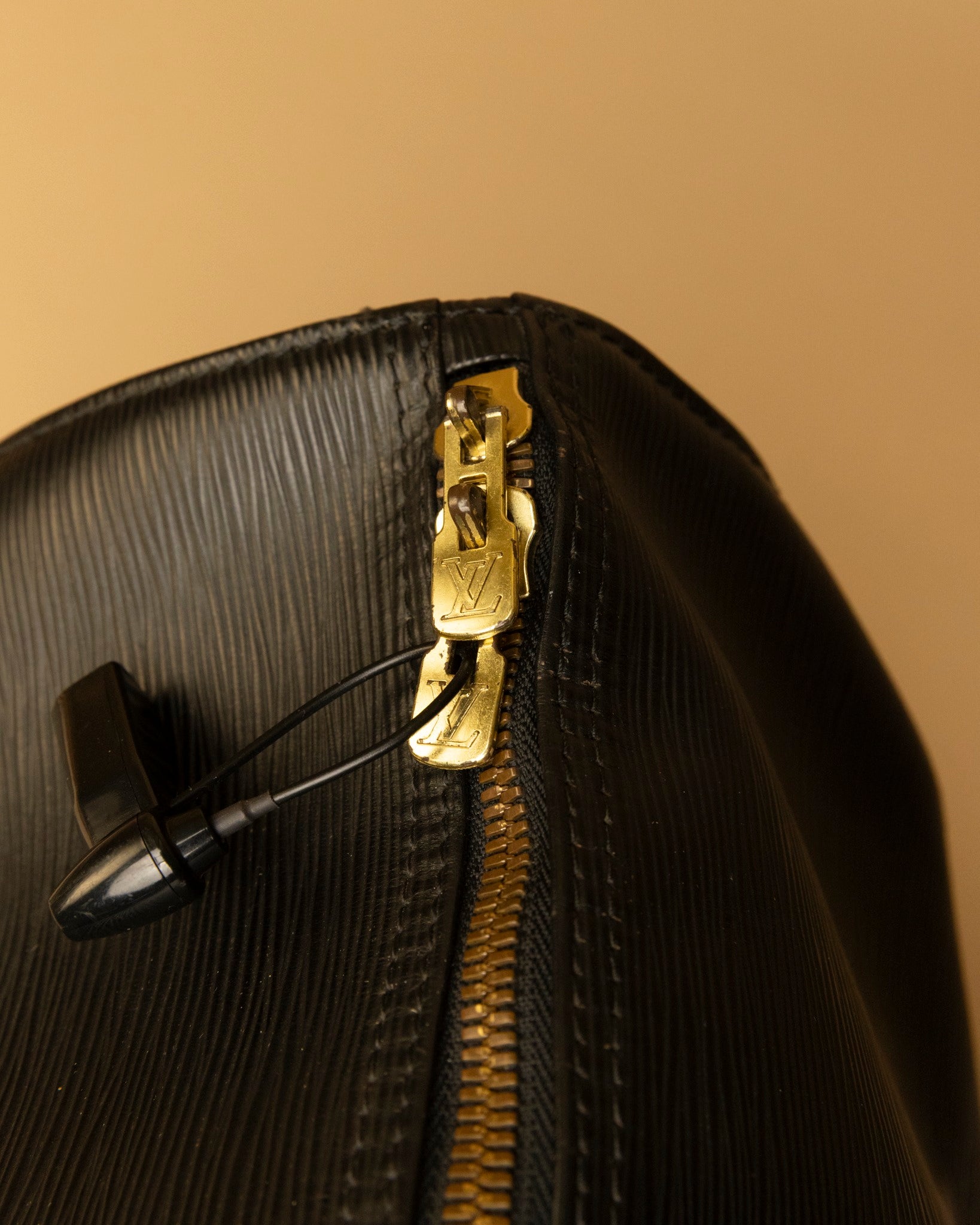 Louis Vuitton Keepall EPI Black 45'