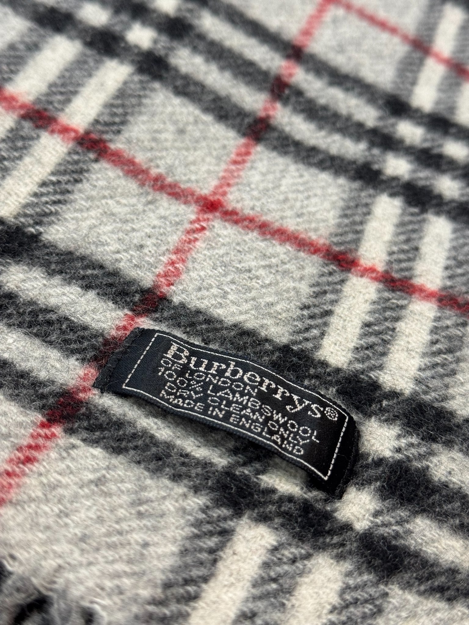 Burberry Vintage Scarf – Light Grey Check – 100% Lambswool