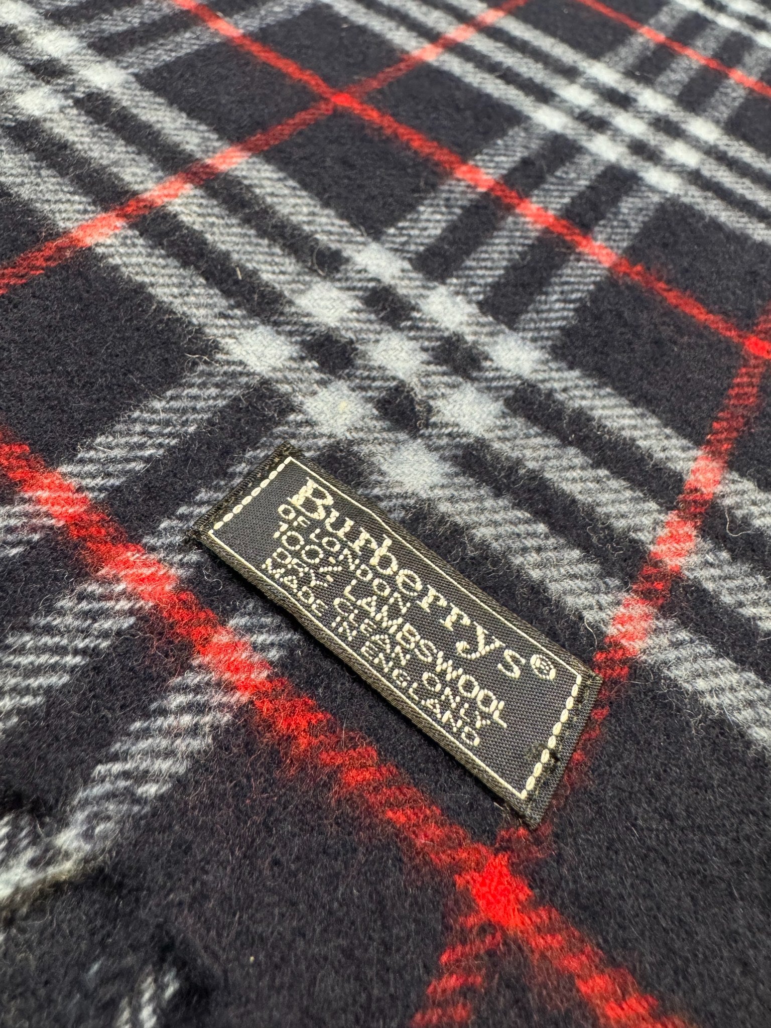 Burberry Vintage 100% Lambswool Scarf – Dark Navy Check