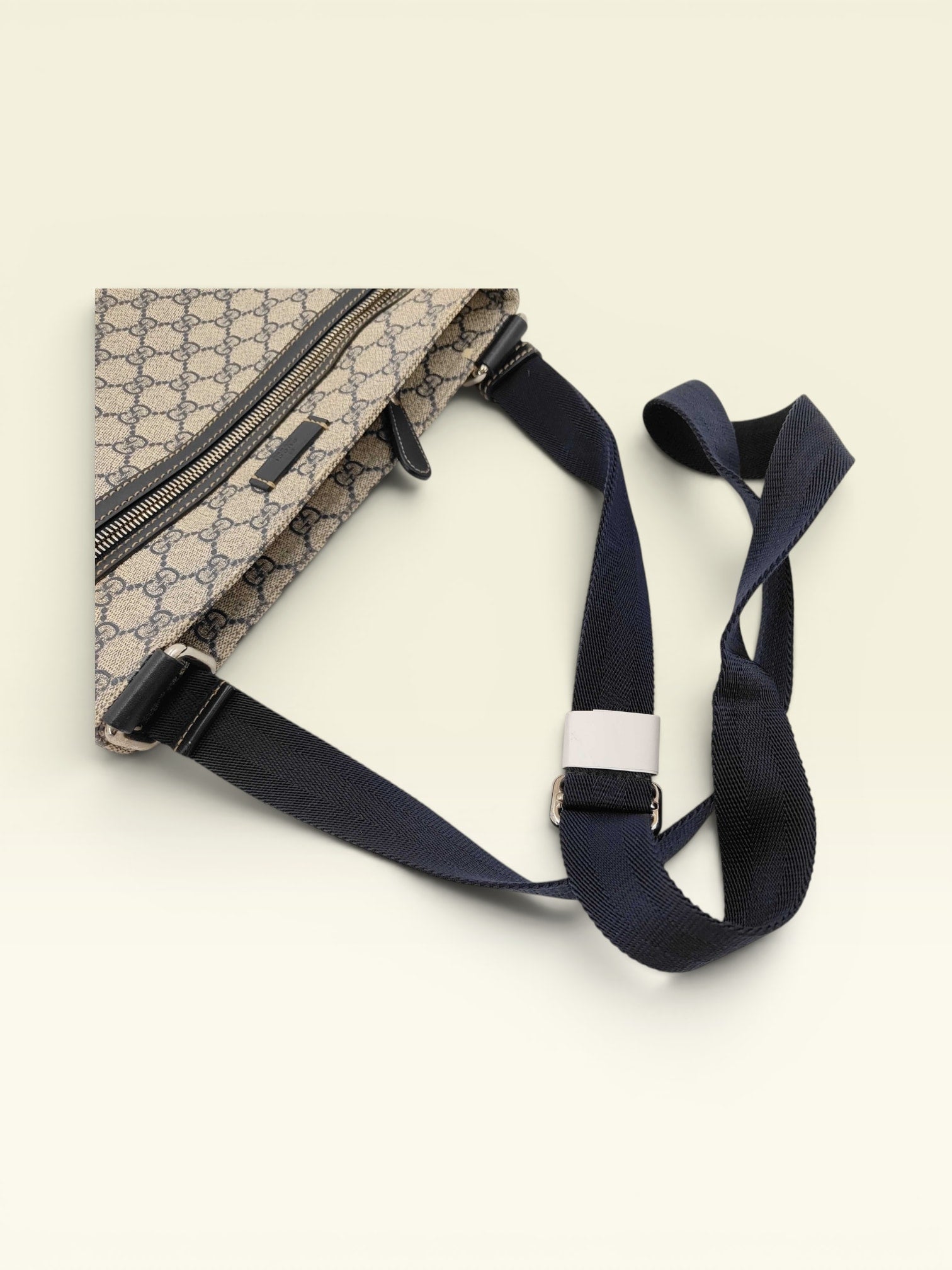 GUCCI GG Supreme 295257 Shoulder Bag