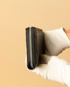 Gucci GG Zip Clutch Micro Guccissima Black