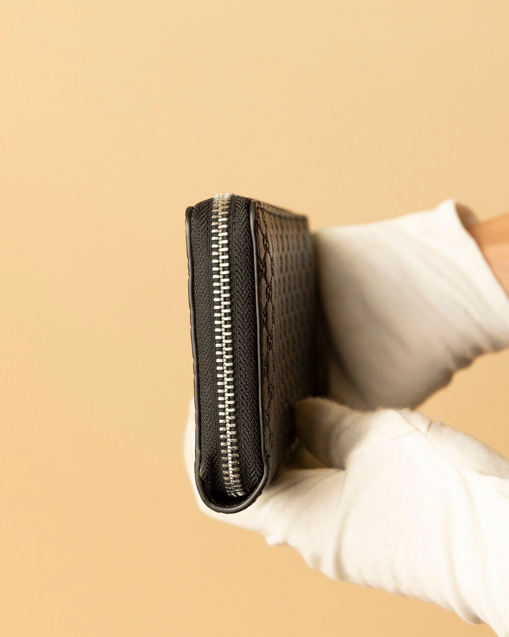 Gucci GG Zip Clutch Micro Guccissima Black